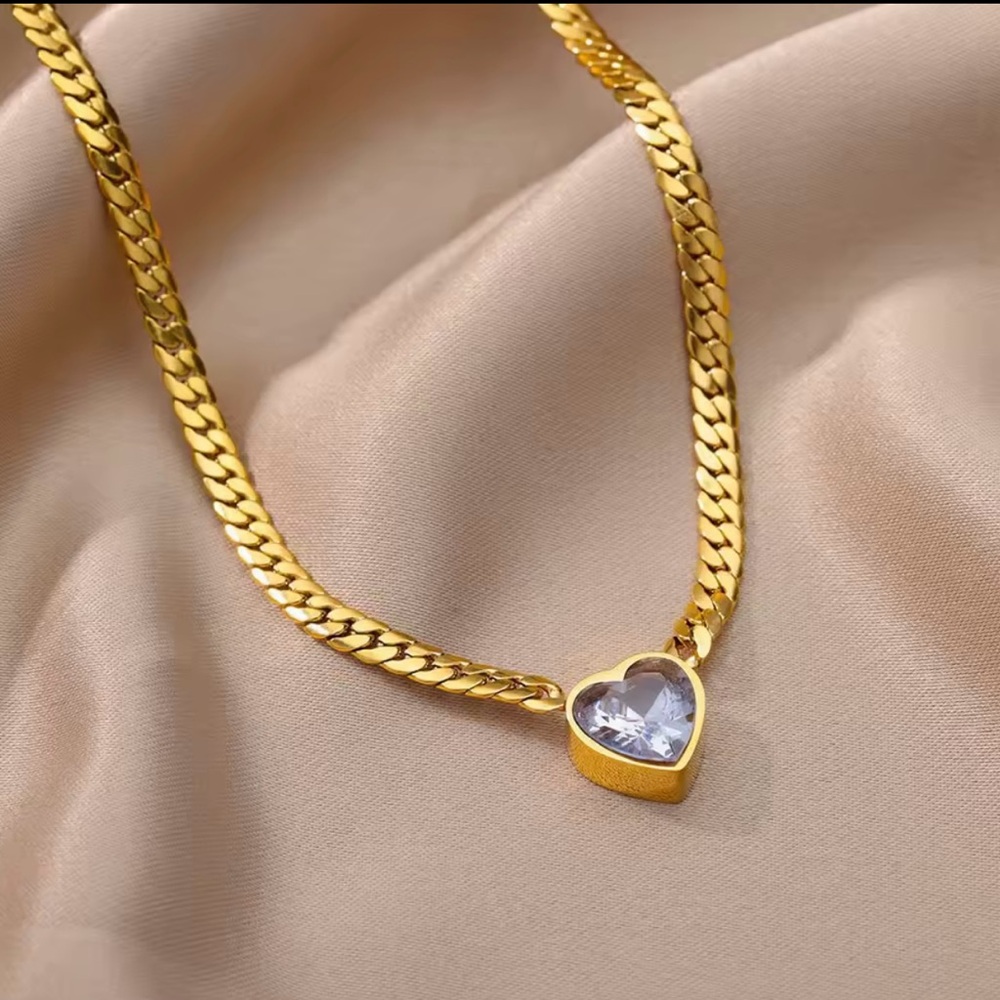 Gold Heart Pendant Necklace